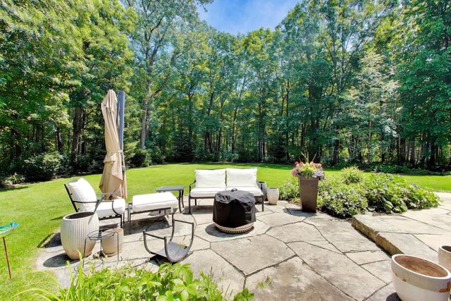 25291 N Saint Marys Road, Libertyville, IL 60048