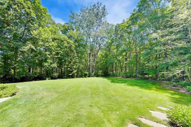 25291 N Saint Marys Road, Libertyville, IL 60048