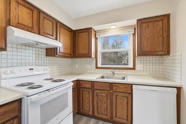 6333 Alderwood Circle B, Woodbury, MN 55125