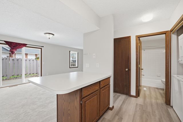 6333 Alderwood Circle B, Woodbury, MN 55125