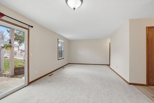 6333 Alderwood Circle B, Woodbury, MN 55125