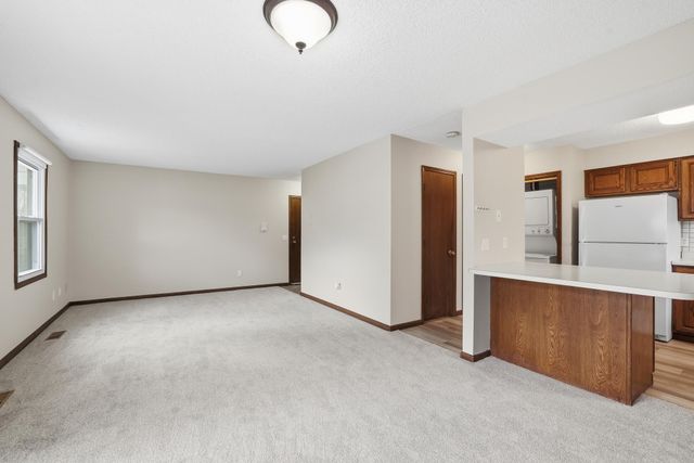 6333 Alderwood Circle B, Woodbury, MN 55125