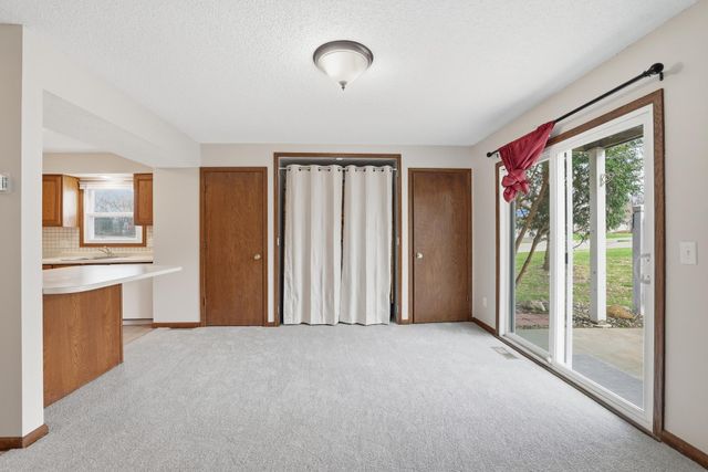 6333 Alderwood Circle B, Woodbury, MN 55125
