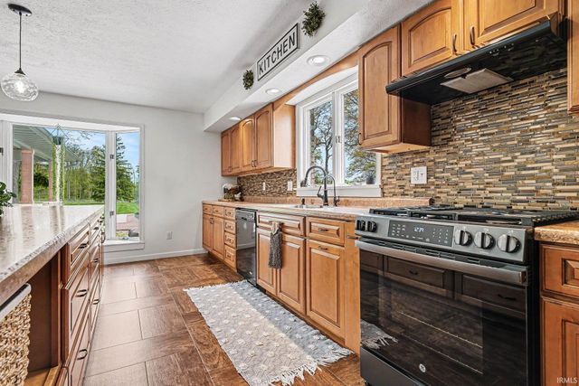 17387 County Road 34, Goshen, IN 46528