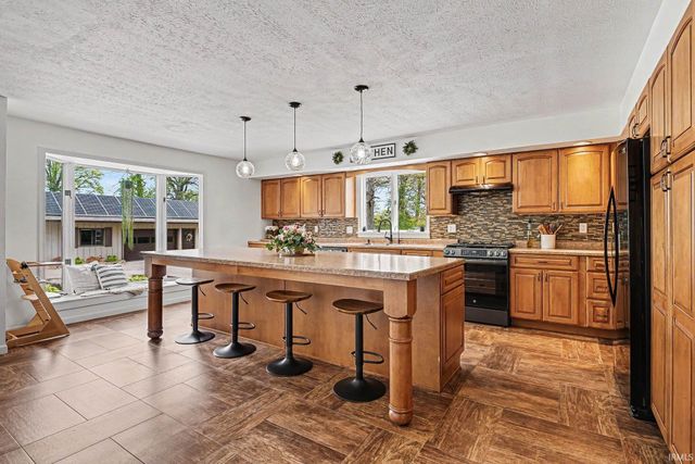 17387 County Road 34, Goshen, IN 46528