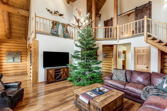 18070 Cascade Estates Drive, Bend, OR 97703