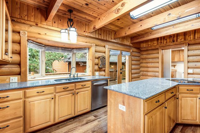 18070 Cascade Estates Drive, Bend, OR 97703