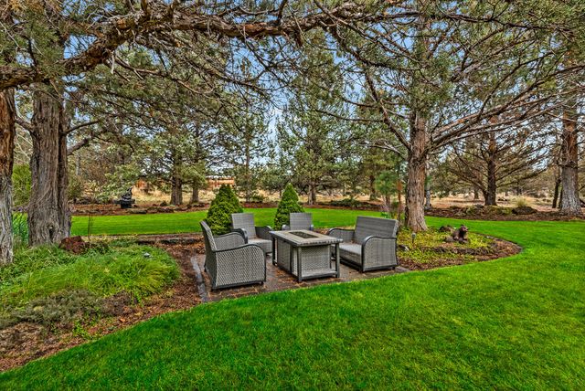 18070 Cascade Estates Drive, Bend, OR 97703