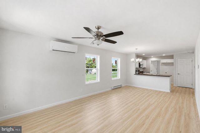 12 MARKET LANE, Marcus Hook, PA 19061