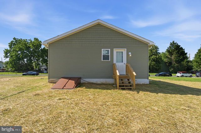 12 MARKET LANE, Marcus Hook, PA 19061