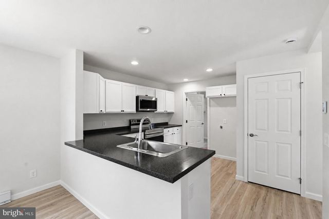 12 MARKET LANE, Marcus Hook, PA 19061