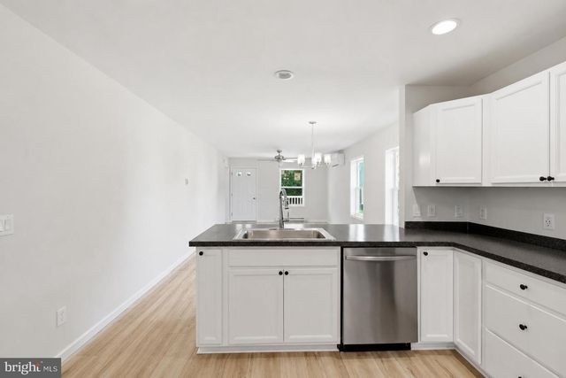 12 MARKET LANE, Marcus Hook, PA 19061