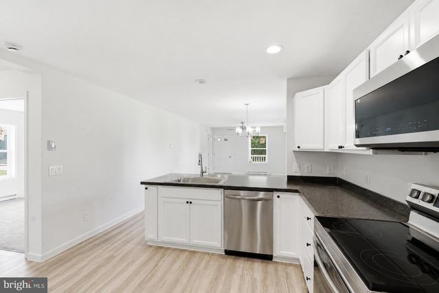 12 MARKET LANE, Marcus Hook, PA 19061