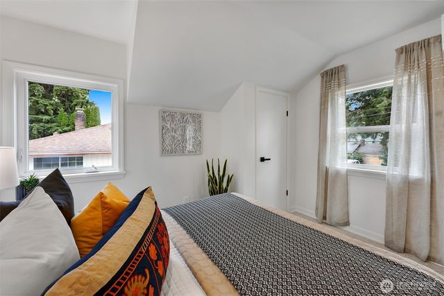 3006 NE 133rd Street, Seattle, WA 98125