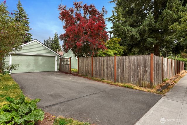 3006 NE 133rd Street, Seattle, WA 98125