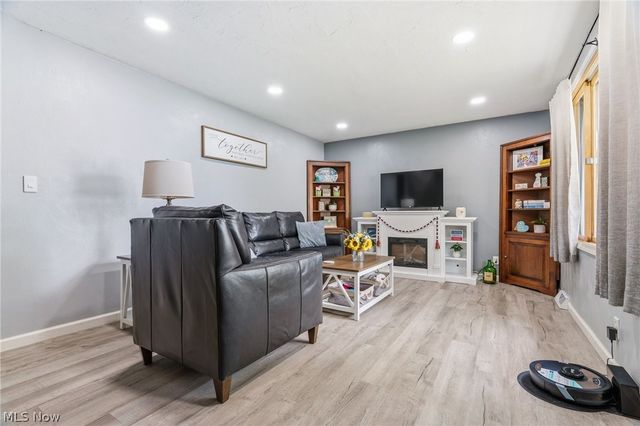 2533 W 37th Street, Lorain, OH 44053