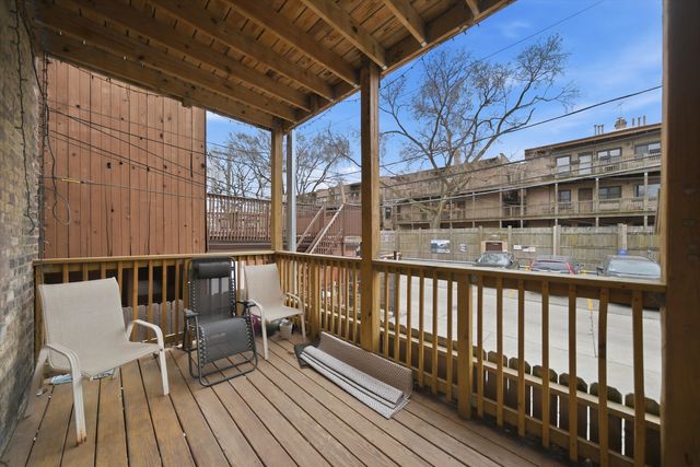 1033 W DAKIN Street, Chicago, IL 60613