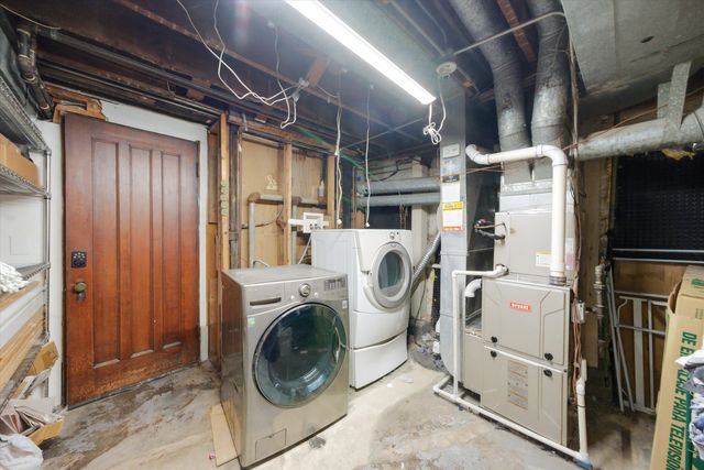 1033 W DAKIN Street, Chicago, IL 60613