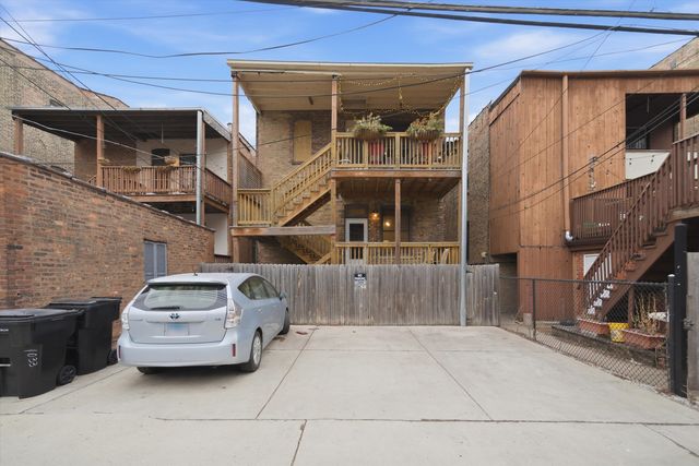 1033 W DAKIN Street, Chicago, IL 60613