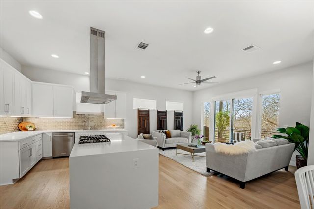 5002 Pecan Springs RD 8, Austin, TX 78723