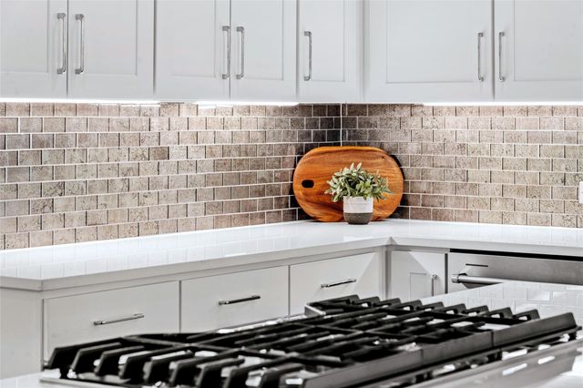 5002 Pecan Springs RD 8, Austin, TX 78723