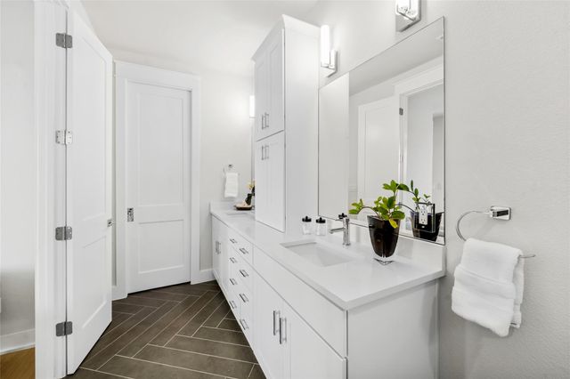 5002 Pecan Springs RD 8, Austin, TX 78723