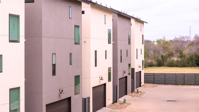 5002 Pecan Springs RD 8, Austin, TX 78723