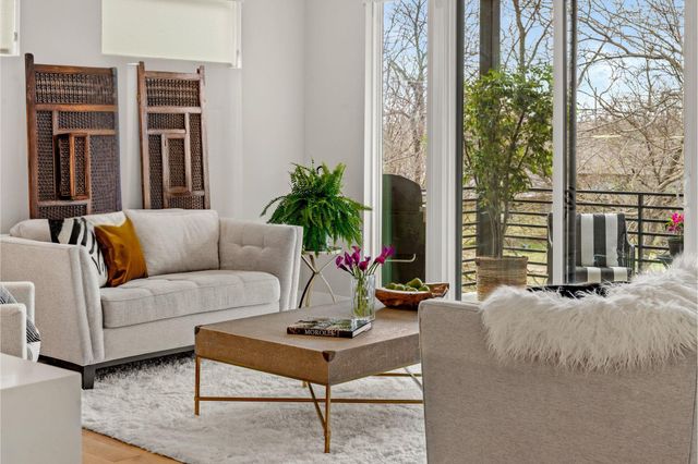 5002 Pecan Springs RD 8, Austin, TX 78723