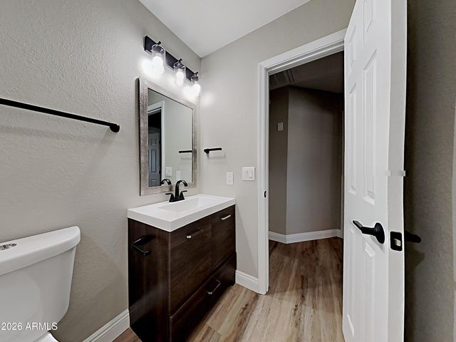 9033 W VOGEL Avenue, Peoria, AZ 85345