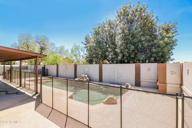 9033 W VOGEL Avenue, Peoria, AZ 85345