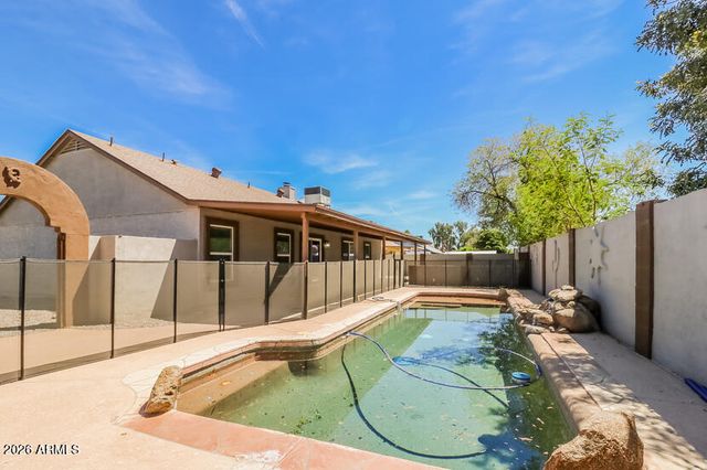 9033 W VOGEL Avenue, Peoria, AZ 85345