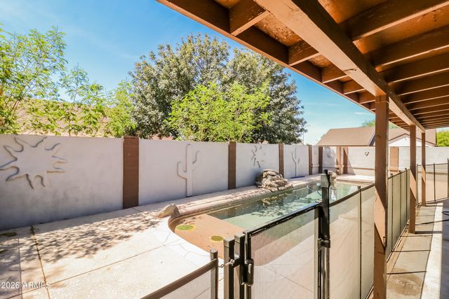 9033 W VOGEL Avenue, Peoria, AZ 85345