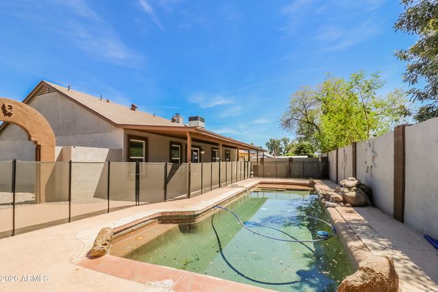 9033 W VOGEL Avenue, Peoria, AZ 85345