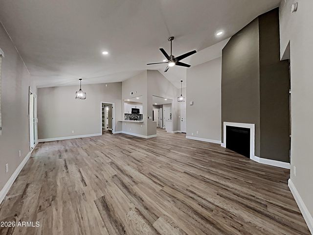 9033 W VOGEL Avenue, Peoria, AZ 85345