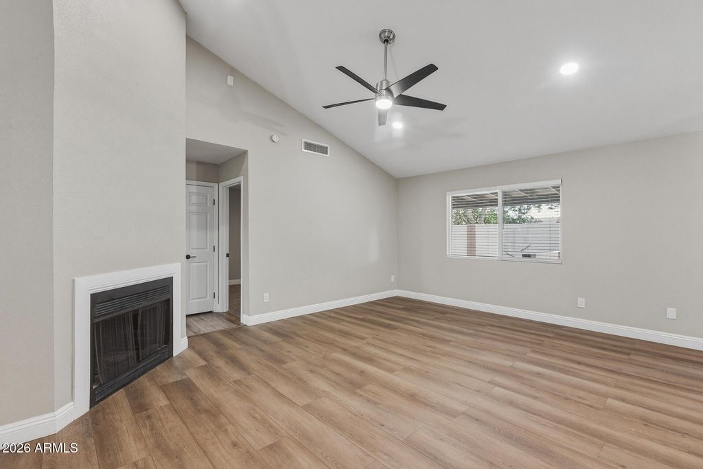 9033 W VOGEL Avenue, Peoria, AZ 85345 — photo 4