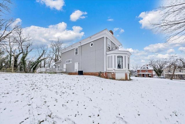 621 10th ST, Roanoke, VA 24016