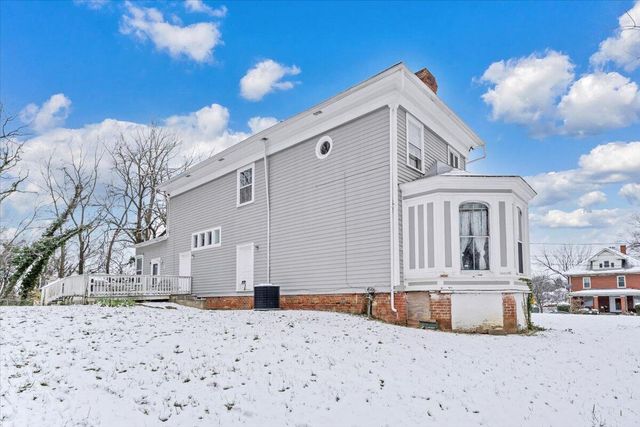 621 10th ST, Roanoke, VA 24016