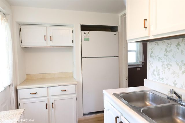124 W Sheridan Street, Fremont, MI 49412