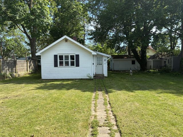 124 W Sheridan Street, Fremont, MI 49412