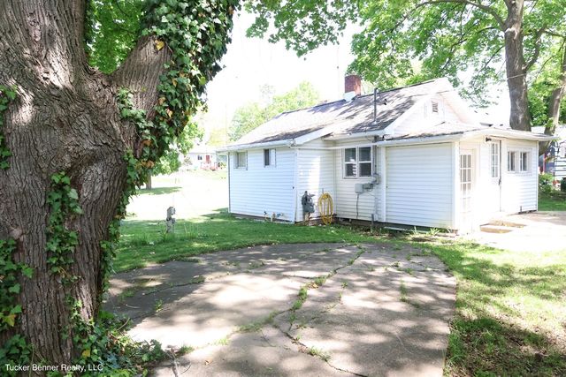 124 W Sheridan Street, Fremont, MI 49412