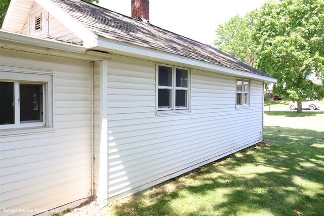 124 W Sheridan Street, Fremont, MI 49412