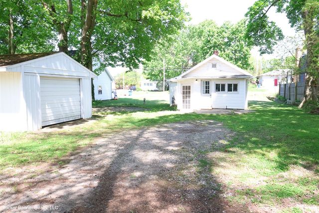 124 W Sheridan Street, Fremont, MI 49412