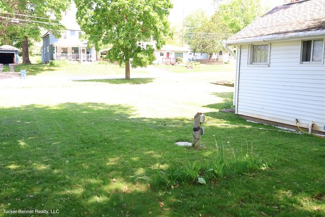 124 W Sheridan Street, Fremont, MI 49412