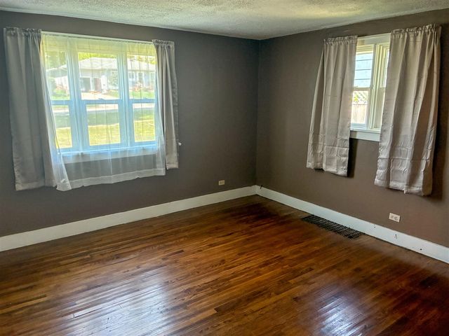 124 W Sheridan Street, Fremont, MI 49412