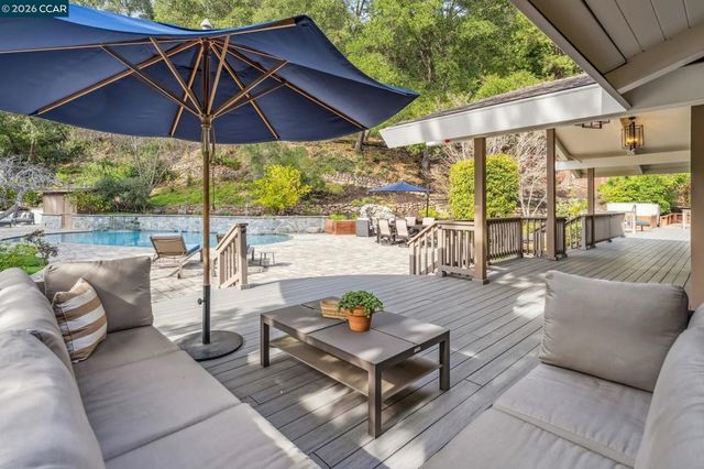 147 147 Amber Valley Dr, Orinda, CA 94563