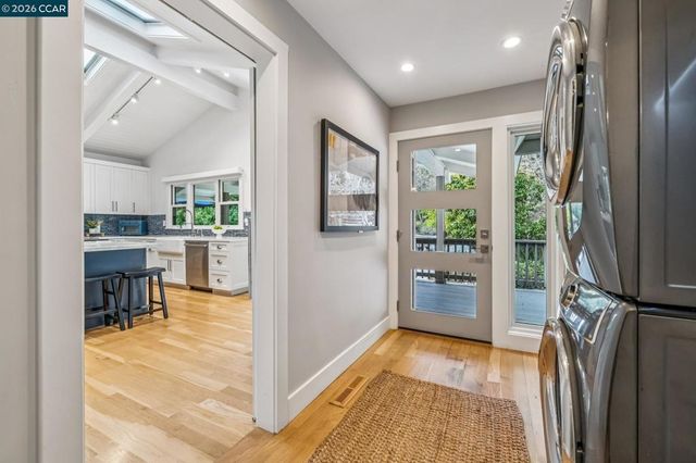 147 147 Amber Valley Dr, Orinda, CA 94563