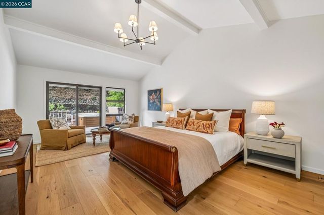 147 147 Amber Valley Dr, Orinda, CA 94563