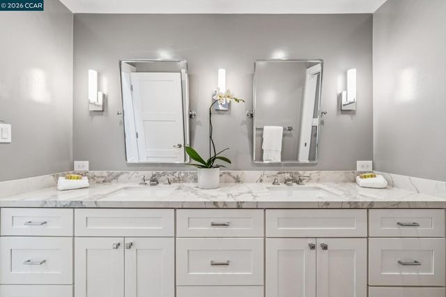 147 147 Amber Valley Dr, Orinda, CA 94563