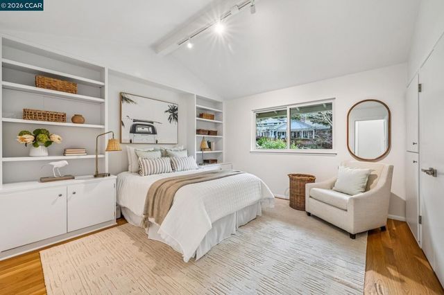 147 147 Amber Valley Dr, Orinda, CA 94563