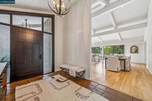 147 147 Amber Valley Dr, Orinda, CA 94563